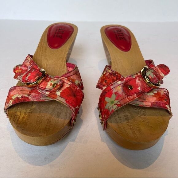 a.n.a. Women's Red Floral Fabric Wedge Sandals Red/Pink multi size 8 1/2M - Picture 2 of 9